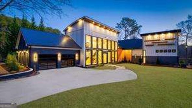 298 W River Bend Drive, Eatonton, GA 31024