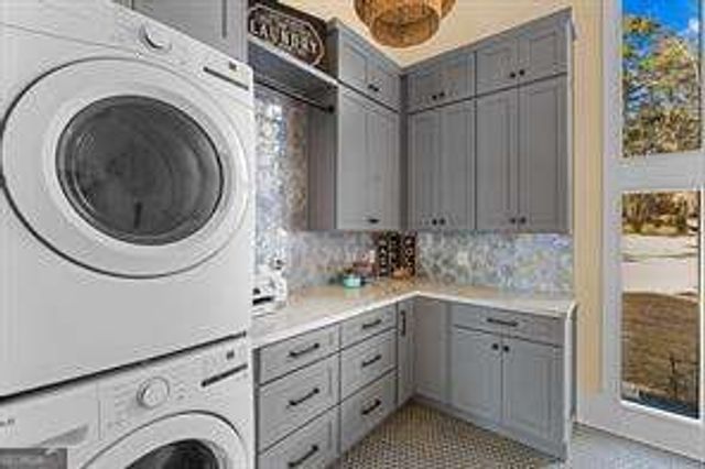 298 W River Bend Drive, Eatonton, GA 31024