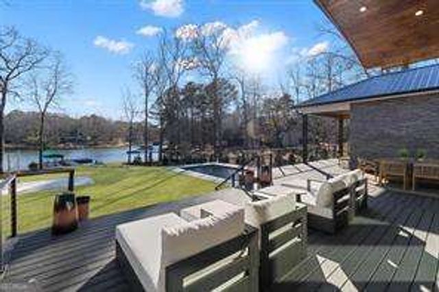 298 W River Bend Drive, Eatonton, GA 31024