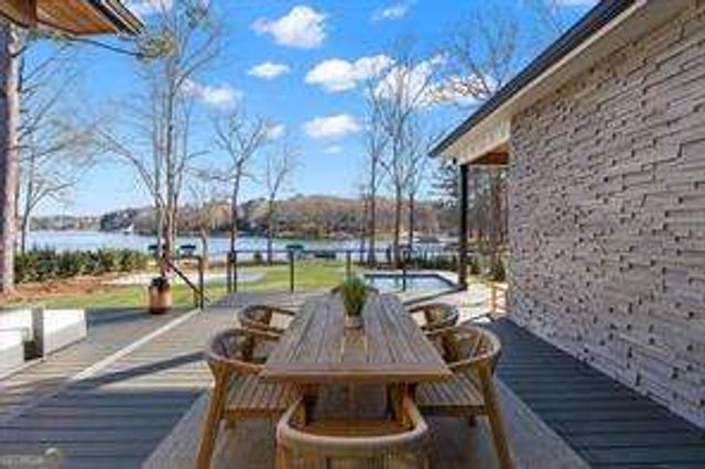 298 W River Bend Drive, Eatonton, GA 31024