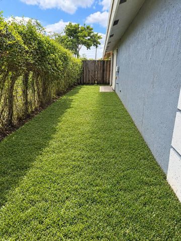 171 SE 3RD Street B, Deerfield Beach, FL 33441