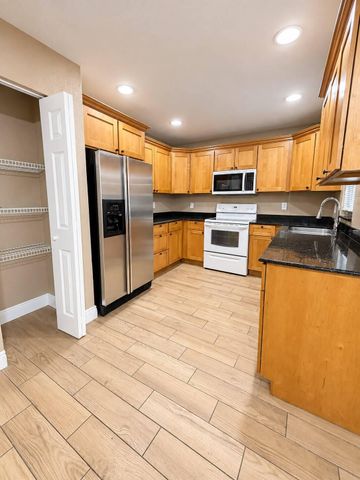 171 SE 3RD Street B, Deerfield Beach, FL 33441