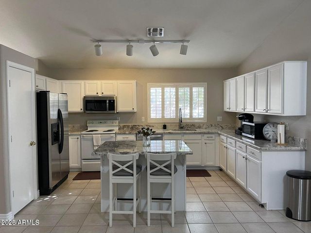 3954 E AGAVE Road, Phoenix, AZ 85044
