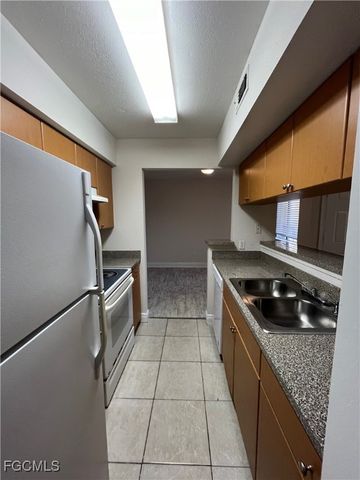 2885 Winkler AVE 617, Fort Myers, FL 33916