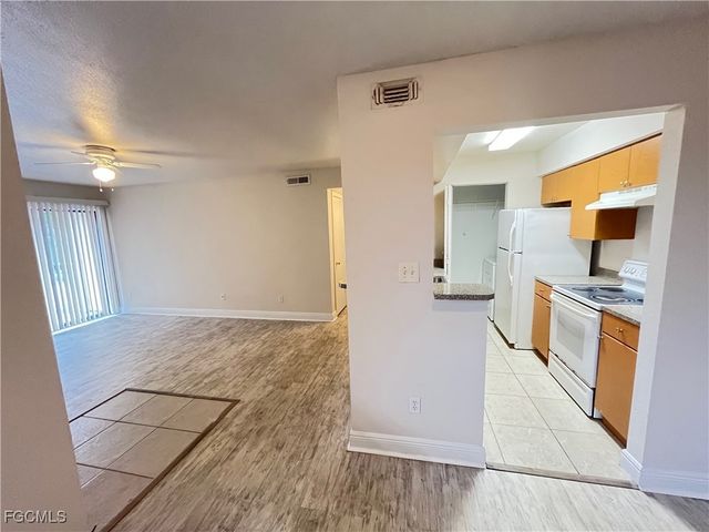 2885 Winkler AVE 617, Fort Myers, FL 33916
