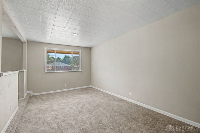 11 Hillgard Street, Dayton, OH 45426