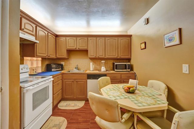 4881 NW 22nd Street A7, Lauderhill, FL 33313