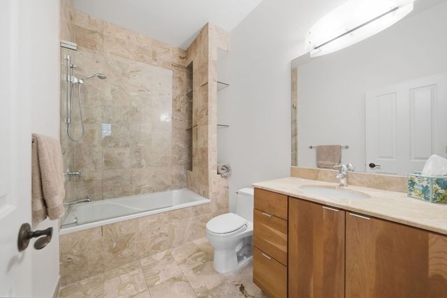 952 N Racine Avenue, Chicago, IL 60642