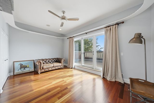 952 N Racine Avenue, Chicago, IL 60642