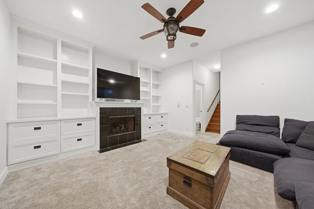 952 N Racine Avenue, Chicago, IL 60642