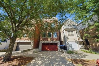 952 N Racine Avenue, Chicago, IL 60642