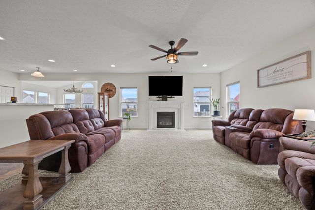 513 Heidish Drive, Commercial Point, OH 43116