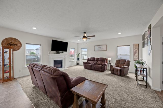 513 Heidish Drive, Commercial Point, OH 43116