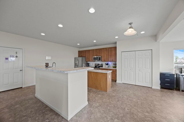 513 Heidish Drive, Commercial Point, OH 43116