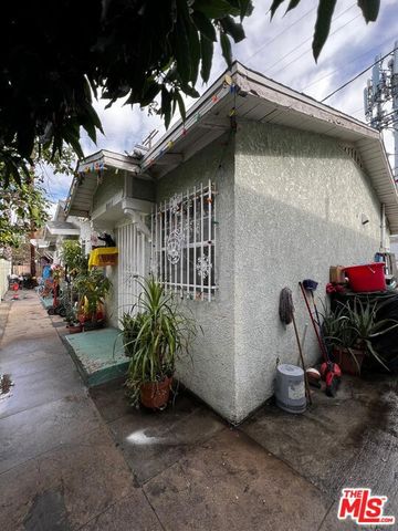 315 W 47th Street, Los Angeles, CA 90037