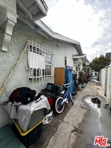 315 W 47th Street, Los Angeles, CA 90037