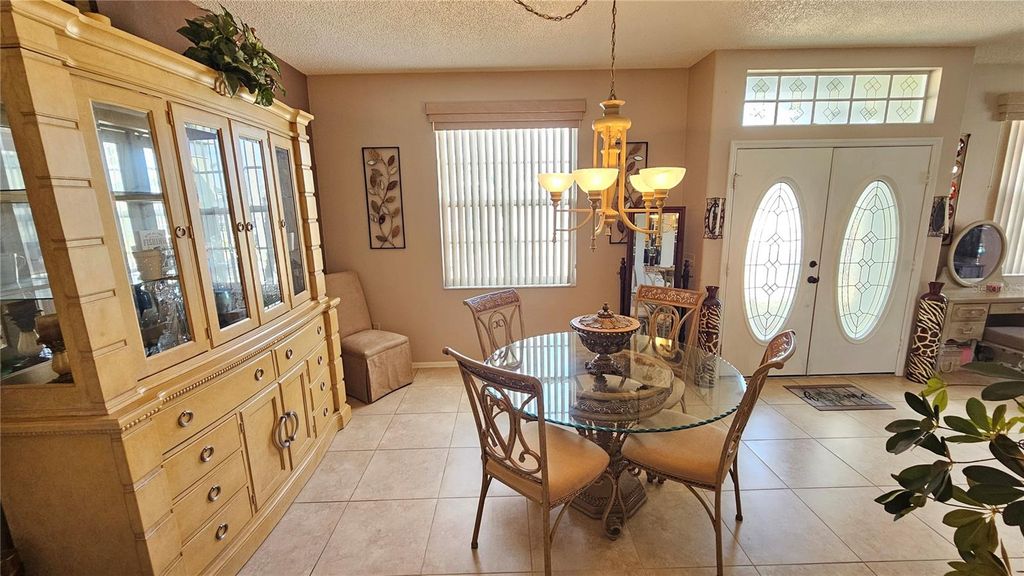 Image 4 of property listing at 543 TERRANOVA CIRCLE, Winter Haven, FL 33884