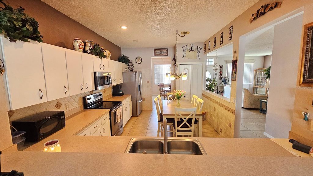 Image 5 of property listing at 543 TERRANOVA CIRCLE, Winter Haven, FL 33884