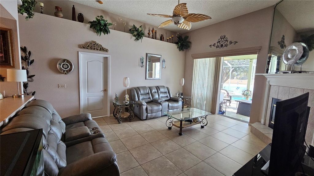 Image 8 of property listing at 543 TERRANOVA CIRCLE, Winter Haven, FL 33884