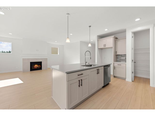 2950 S Rowan St 1, Cornelius, OR 97113