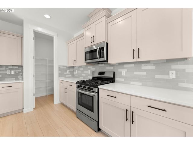 2950 S Rowan St 1, Cornelius, OR 97113