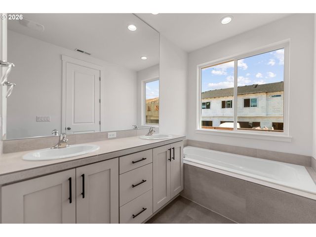 2950 S Rowan St 1, Cornelius, OR 97113