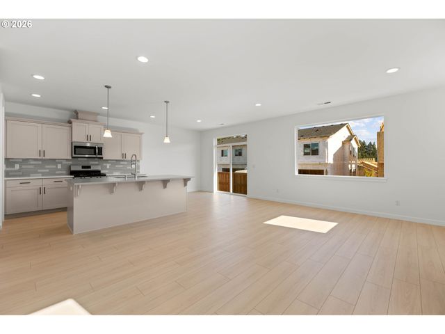 2950 S Rowan St 1, Cornelius, OR 97113
