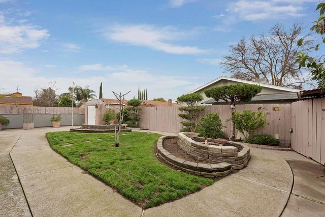 701 Erie Dr, Stockton, CA 95210