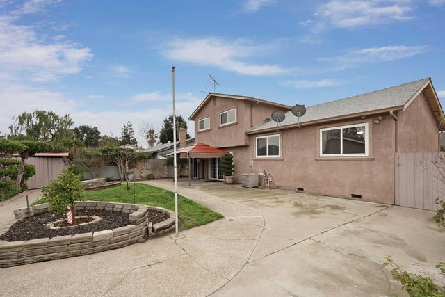 701 Erie Dr, Stockton, CA 95210