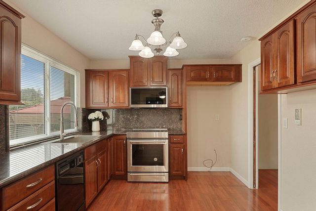 701 Erie Dr, Stockton, CA 95210