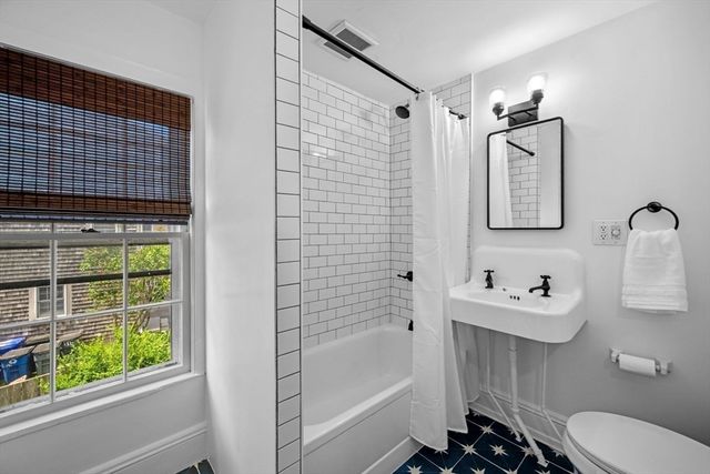 1 Red Frank Ln, Marblehead, MA 01945