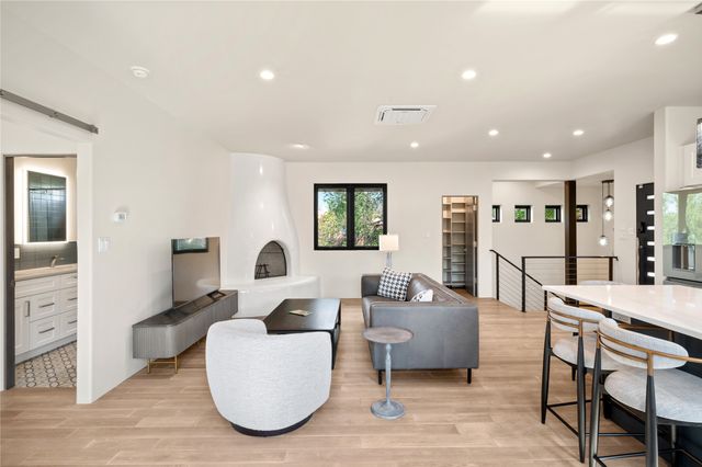 340 Rosario Hill, Santa Fe, NM 87501
