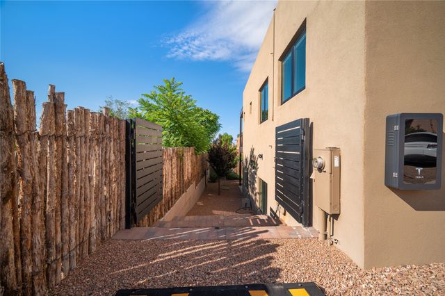 340 Rosario Hill, Santa Fe, NM 87501
