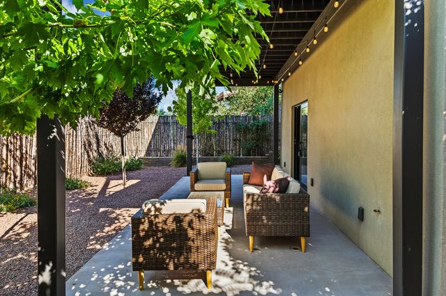 340 Rosario Hill, Santa Fe, NM 87501