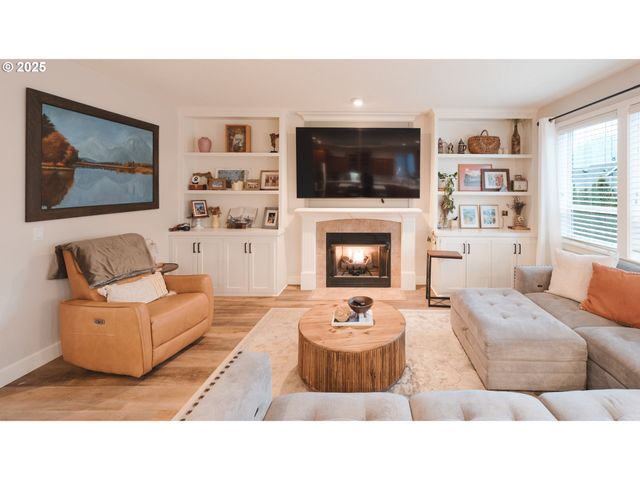 14764 Se WALLOWA Way, Happy Valley, OR 97086