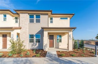 253 Westdale, Irvine, CA 92618