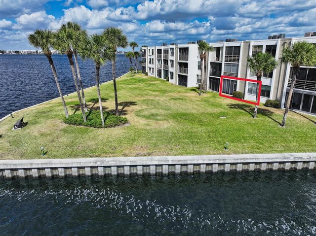 1950 SW Palm City Road 13-102, Stuart, FL 34994