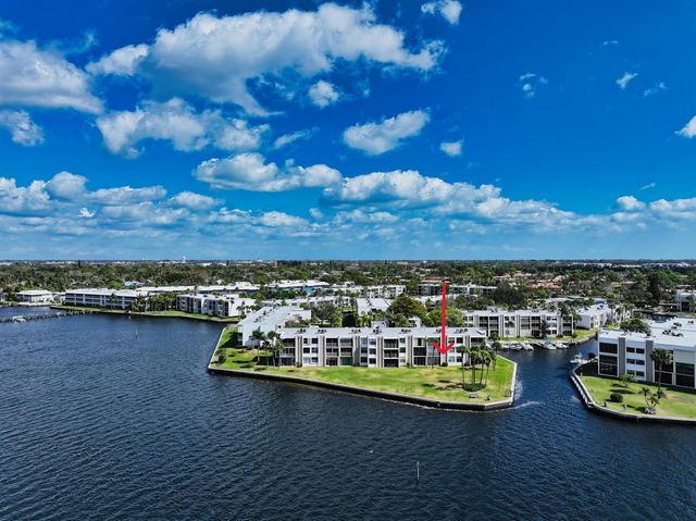 1950 SW Palm City Road 13-102, Stuart, FL 34994