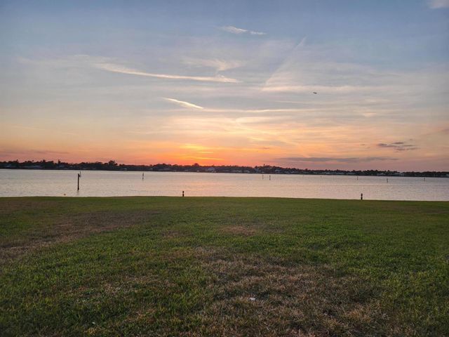 1950 SW Palm City Road 13-102, Stuart, FL 34994