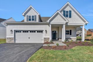 2240 Foxfield LN, Salem, VA 24153