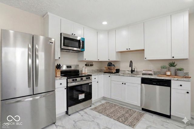 942 Highlander Drive, Plainfield, IN 46168