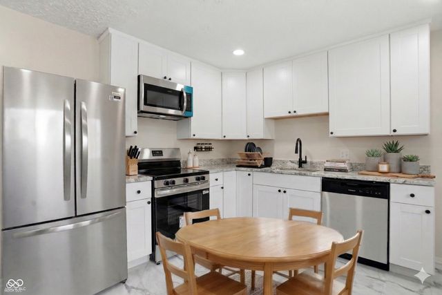 942 Highlander Drive, Plainfield, IN 46168