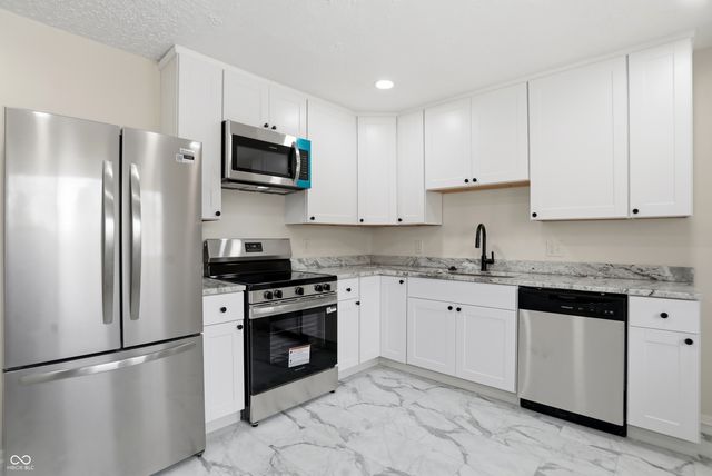 942 Highlander Drive, Plainfield, IN 46168