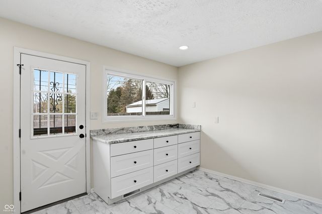 942 Highlander Drive, Plainfield, IN 46168