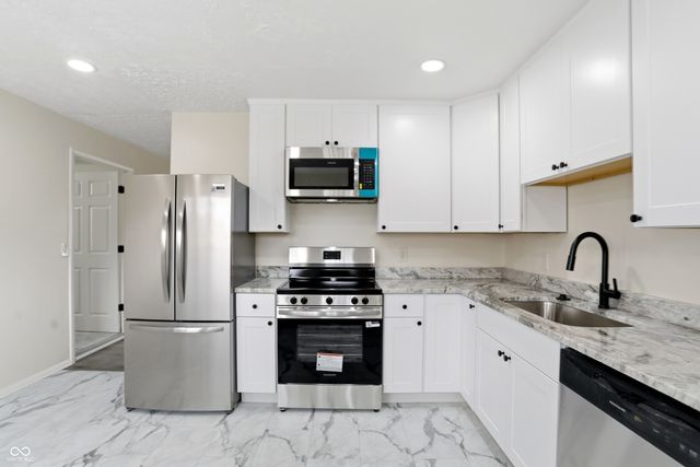 942 Highlander Drive, Plainfield, IN 46168