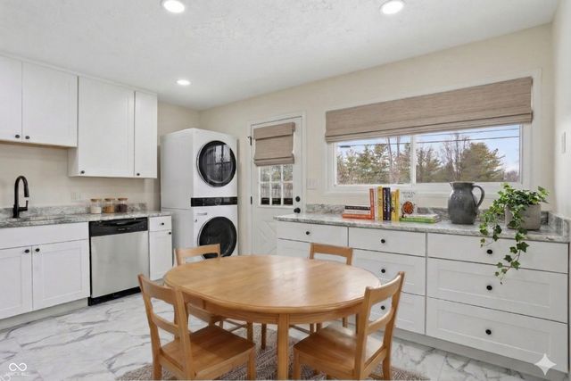 942 Highlander Drive, Plainfield, IN 46168