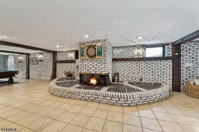 13 Skyline Dr, Warren Twp., NJ 07059