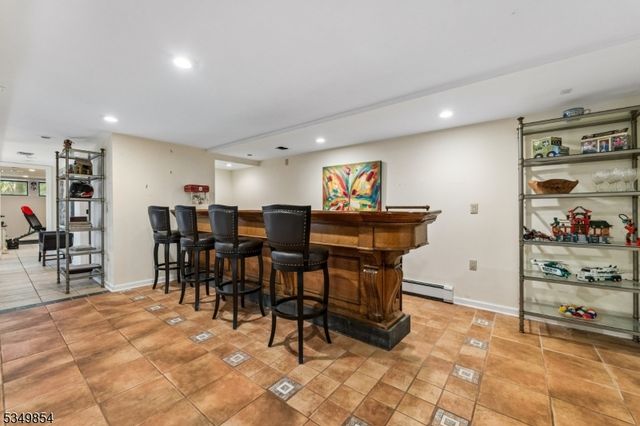 13 Skyline Dr, Warren Twp., NJ 07059