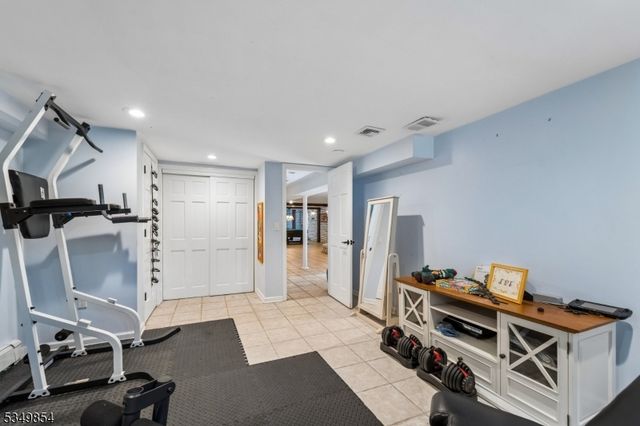 13 Skyline Dr, Warren Twp., NJ 07059