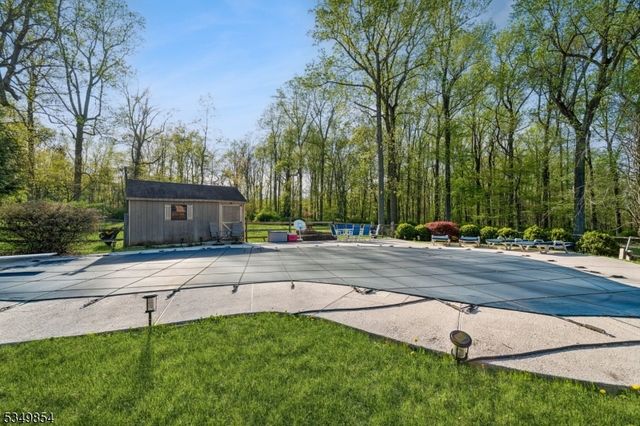 13 Skyline Dr, Warren Twp., NJ 07059